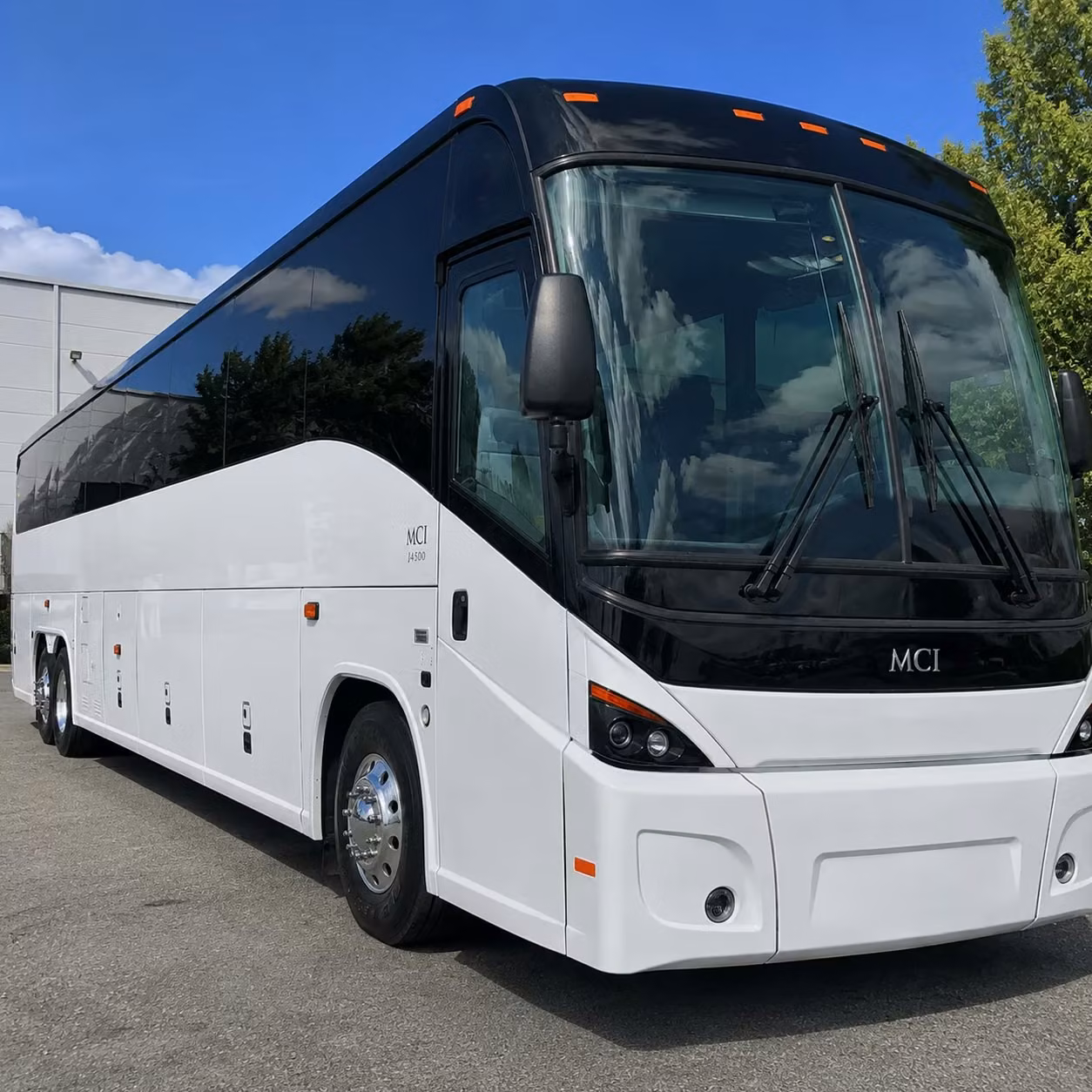 browse a large selection of olathe airport shuttle options for corporate groups and business travelers