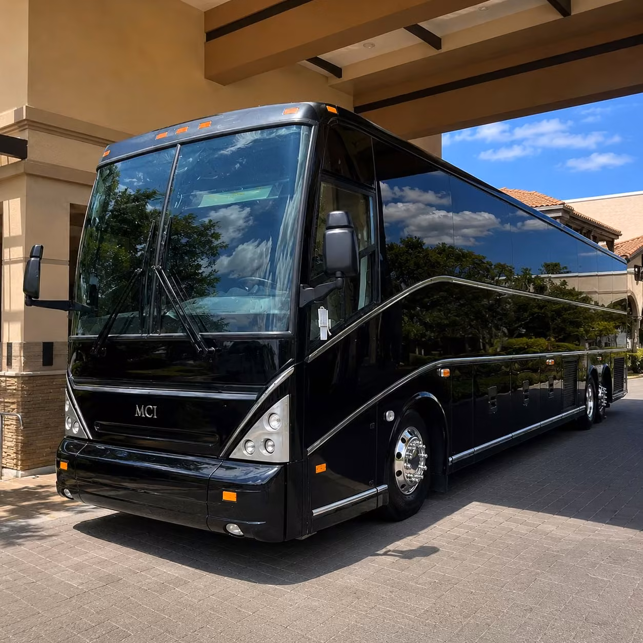 charter buses for olathe groups headed to azura amphitheater in bonner springs
